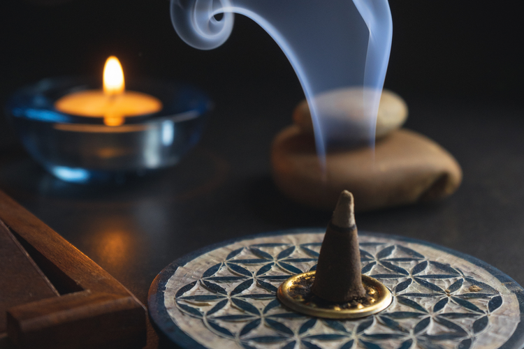 Which Incense Cones are Best for Meditation?