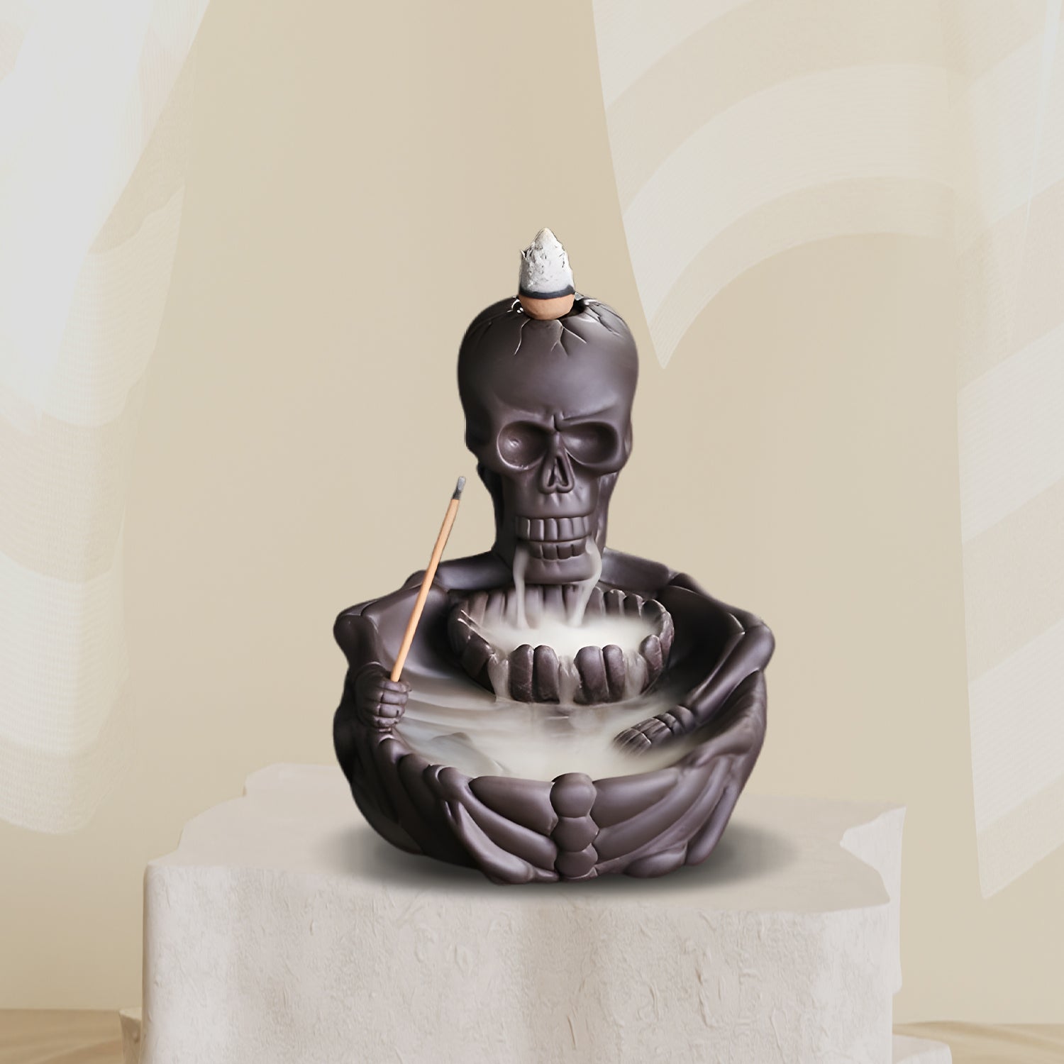 Skulls Design Ceramic Incense Holder, Backflow Burner with Sandalwood Cones, Perfect for Halloween Decoration