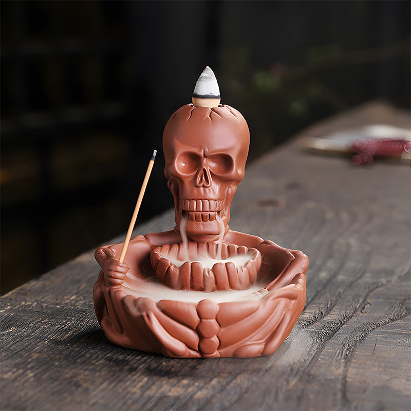 Skulls Design Ceramic Incense Holder, Backflow Burner with Sandalwood Cones, Perfect for Halloween Decoration